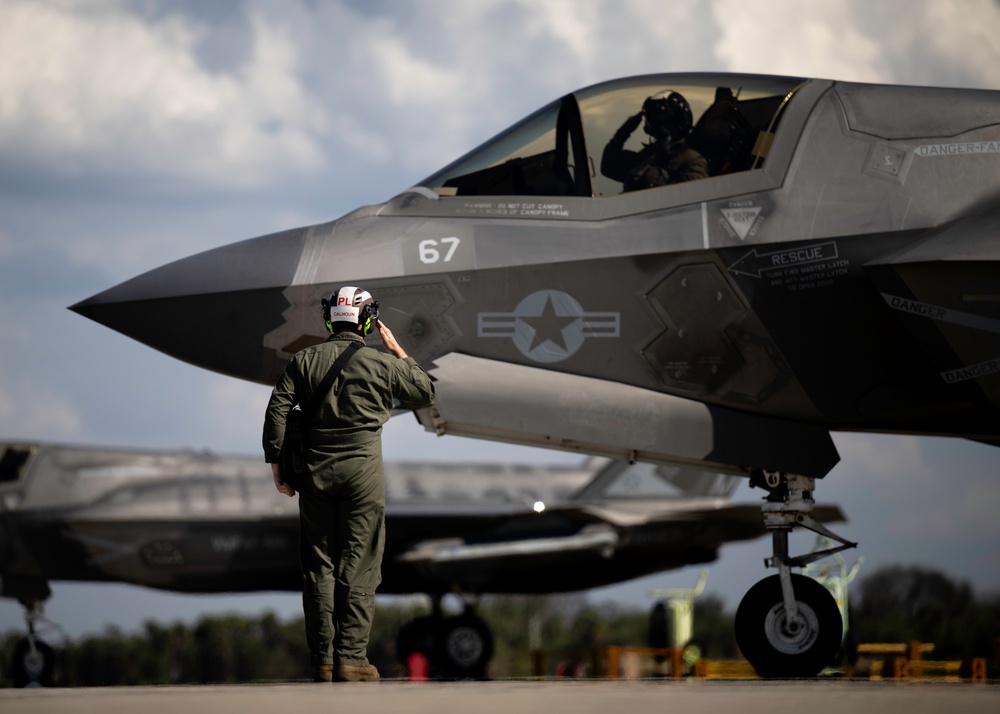 VMFAT-501 brings lightning to Tampa Bay