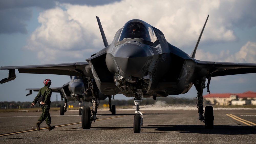 VMFAT-501 brings lightning to Tampa Bay