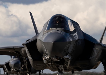 VMFAT-501 brings lightning to Tampa Bay