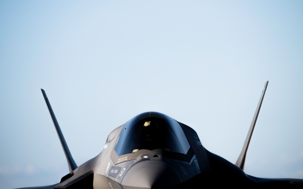 VMFAT-501 brings lightning to Tampa Bay