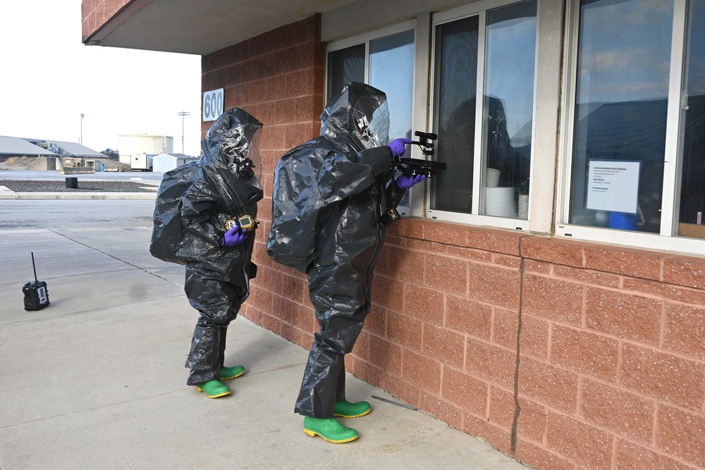 Pa. Guard Civil Support Team conducts simulated drug lab training