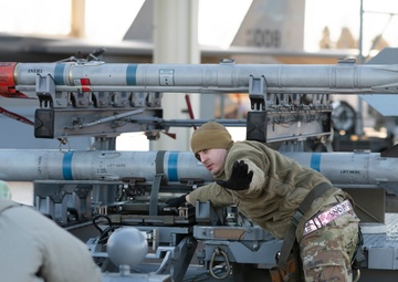Kadena MX Airmen train at Portland Air National Guard Base