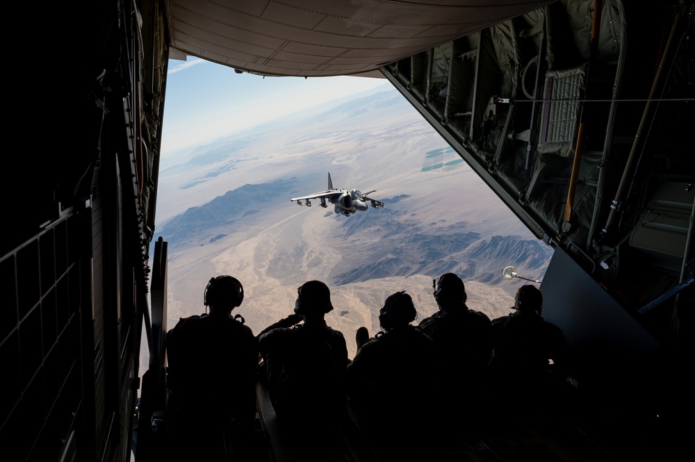 AFSOC joint air refueling during Emerald Warrior 25.1