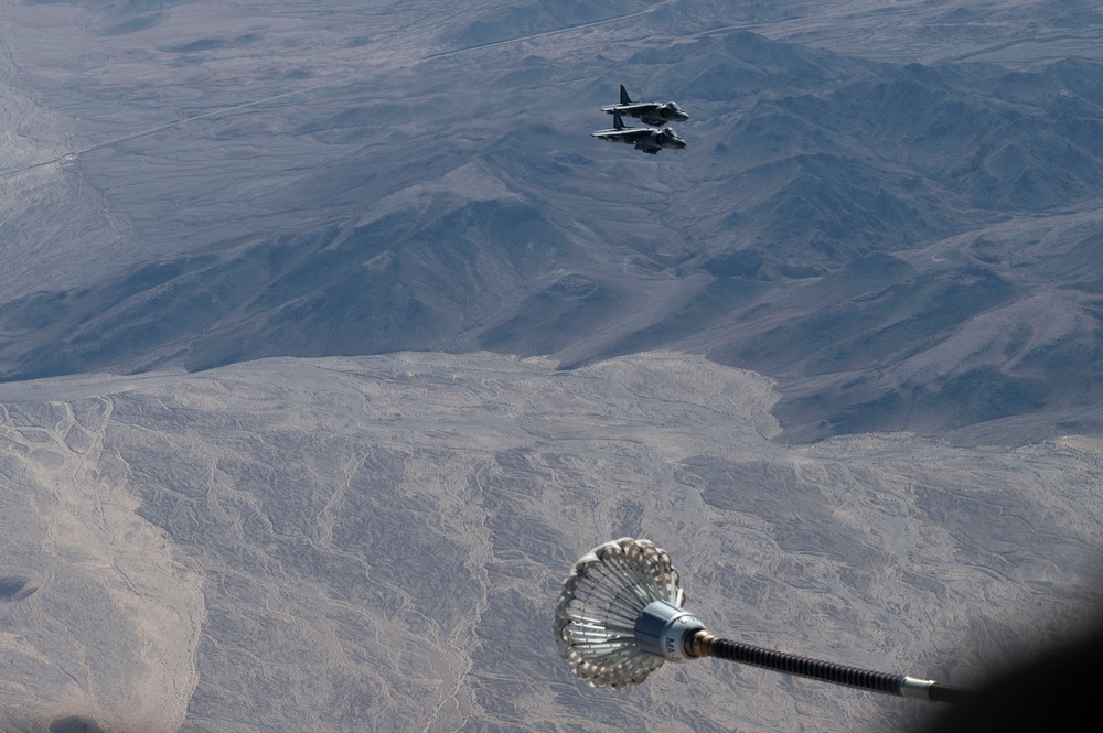 AFSOC joint air refueling during Emerald Warrior 25.1