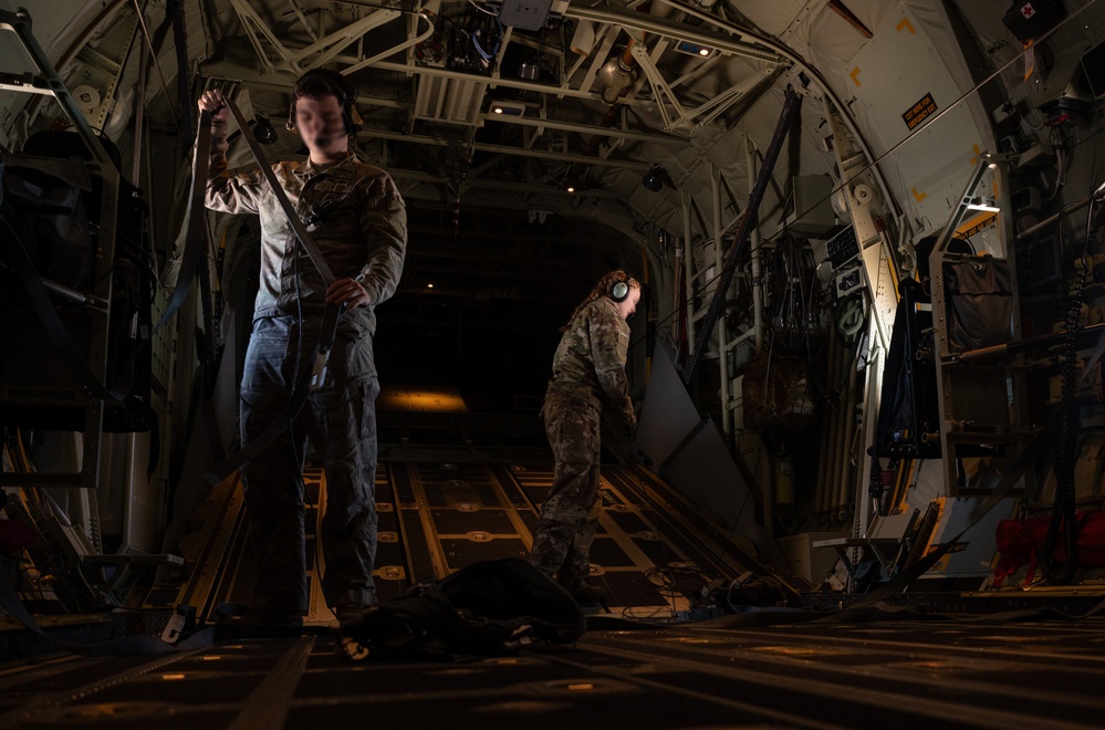 AFSOC joint air refueling during Emerald Warrior 25.1