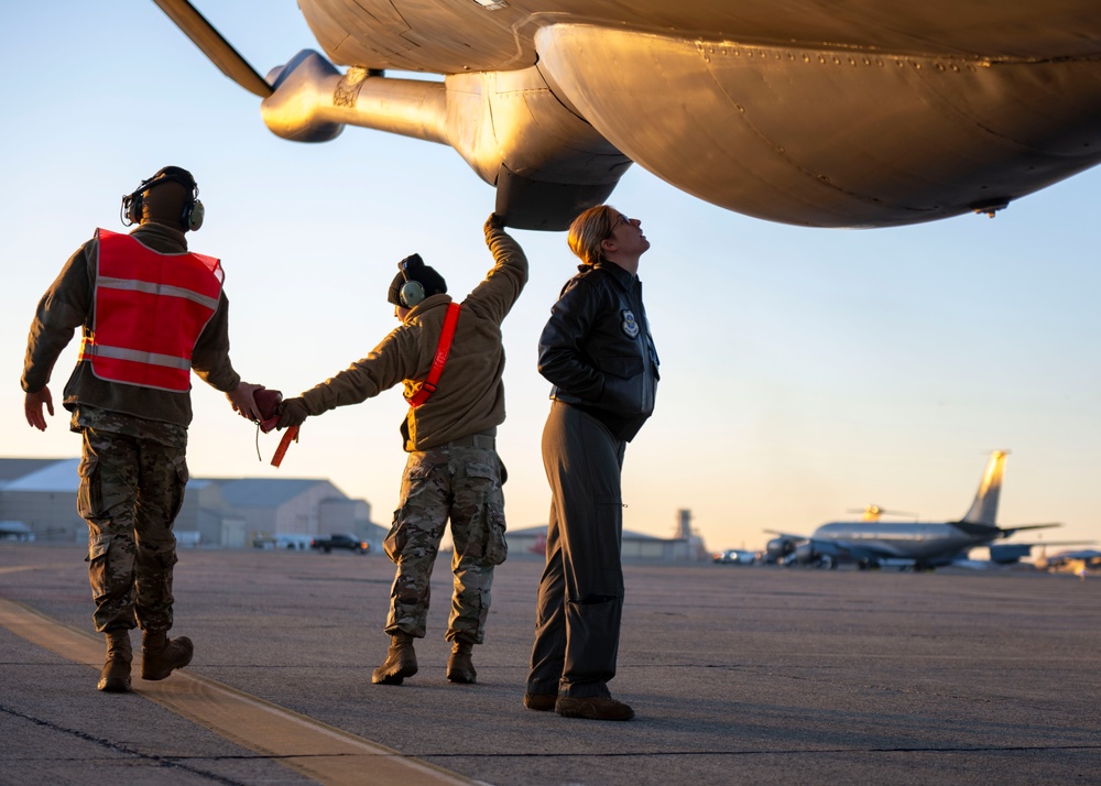 50th Air Refueling Squadron supports F-35 Lightning II Fighters with 84,000 pounds of fuel during Bamboo Eagle 25-1