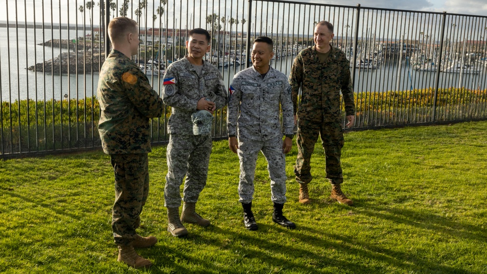 I MEF CG welcomes AFP delegation to MCB Camp Pendleton