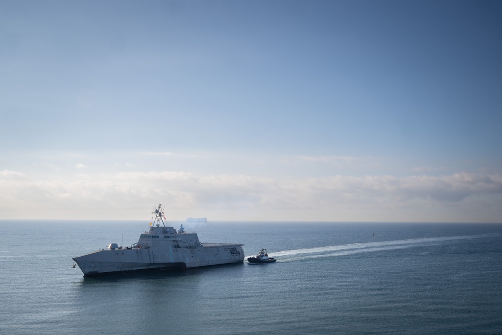 USS Cincinnati (LCS 20) Visits Naval Surface Warfare Center, Port Hueneme Division for Combat Systems Checkup