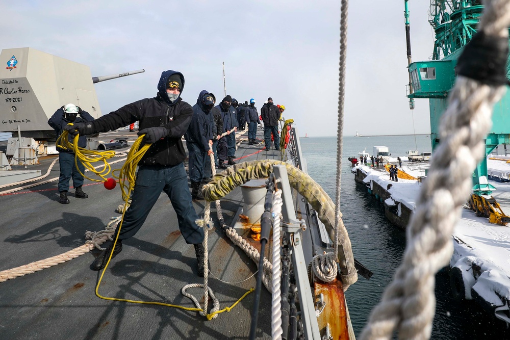 USS Howard Conducts Port Visit in Otaru, Japan