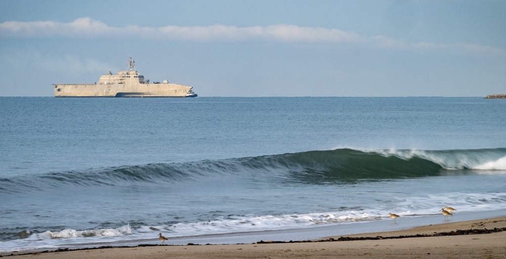 USS Tulsa (LCS 16) Visits Naval Surface Warfare Center, Port Hueneme Division for Combat Systems Assessment