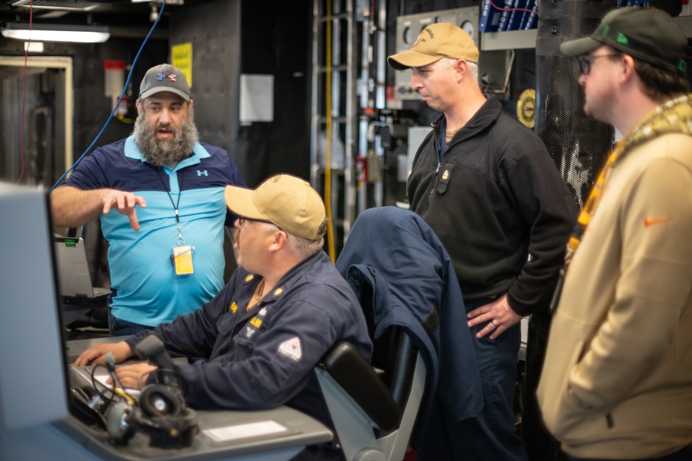 USS Tulsa (LCS 16) Visits Naval Surface Warfare Center, Port Hueneme Division for Combat Systems Assessment