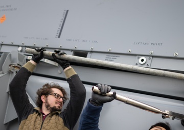 USS Tulsa (LCS 16) Visits Naval Surface Warfare Center, Port Hueneme Division for Combat Systems Assessment