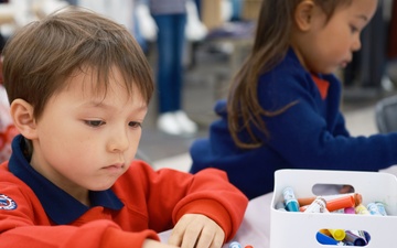 Yokosuka Navy Exchange Hosts Valentine's Crafting Event