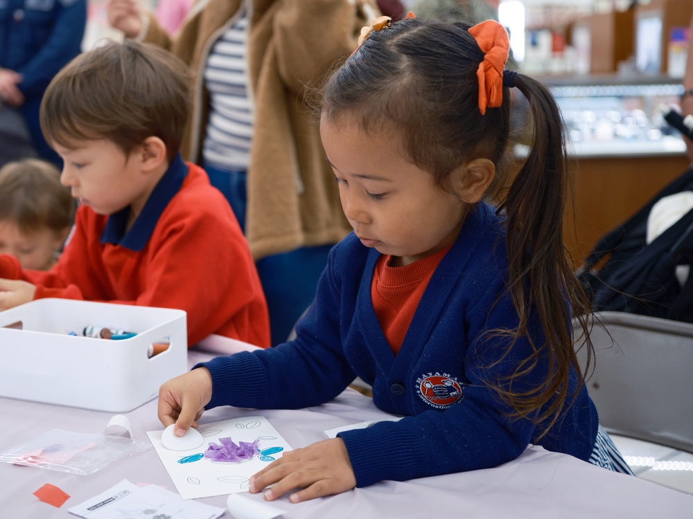 Yokosuka Navy Exchange Hosts Valentine's Crafting Event