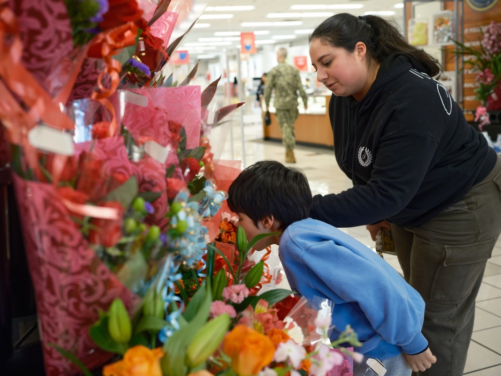 Yokosuka Navy Exchange Hosts Valentine's Crafting Event