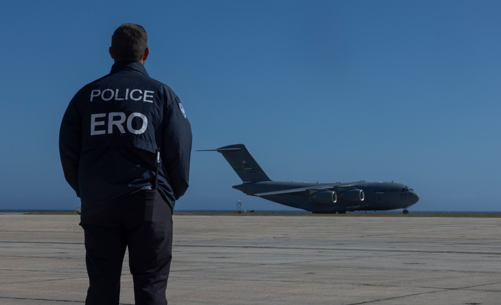 U.S. Service Members Support Migrant Holding Operations at Guantanamo Bay