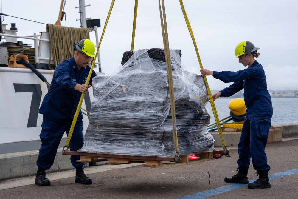 Coast Guard offloads more than $275 million worth of illegal cocaine in San Diego