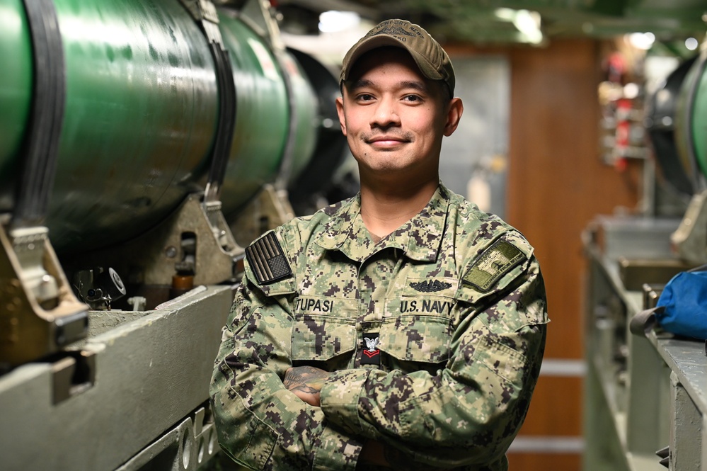 USS Newport News (SSN-750) Faces of the Deep