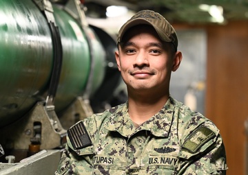 USS Newport News (SSN-750) Faces of the Deep