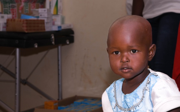 US, Kenya service members provide medical assistance at local hospital