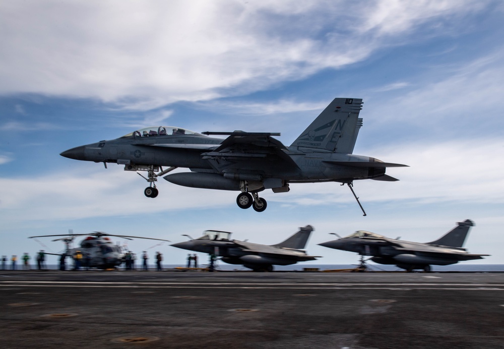 Carl Vinson Carrier Strike Group conducts flight operations with FS Charles De Gaulle