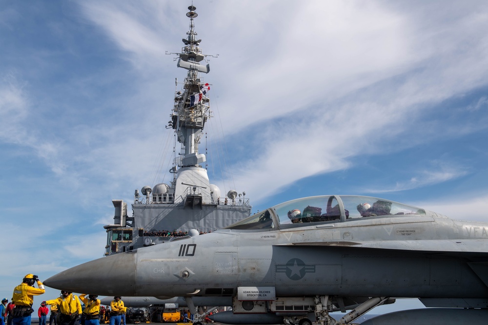 Carl Vinson Carrier Strike Group conducts flight operations with FS Charles De Gaulle