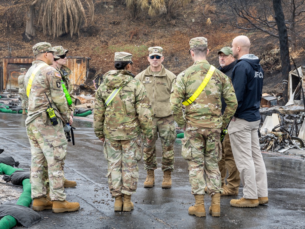 Soldiers remove hazardous wildfire waste in Pacific Palisades