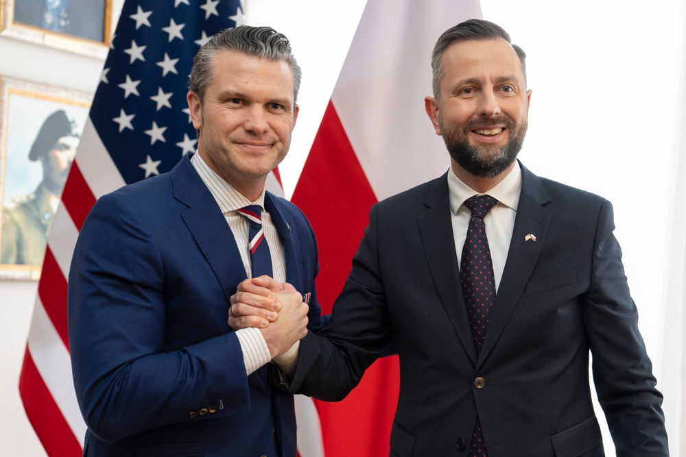 SD Participates in Morning PT with Troops, Meets with Polish DPM &amp; MoD, Meets with Polish President