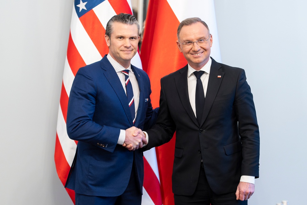 SD Participates in Morning PT with Troops, Meets with Polish DPM &amp; MoD, Meets with Polish President