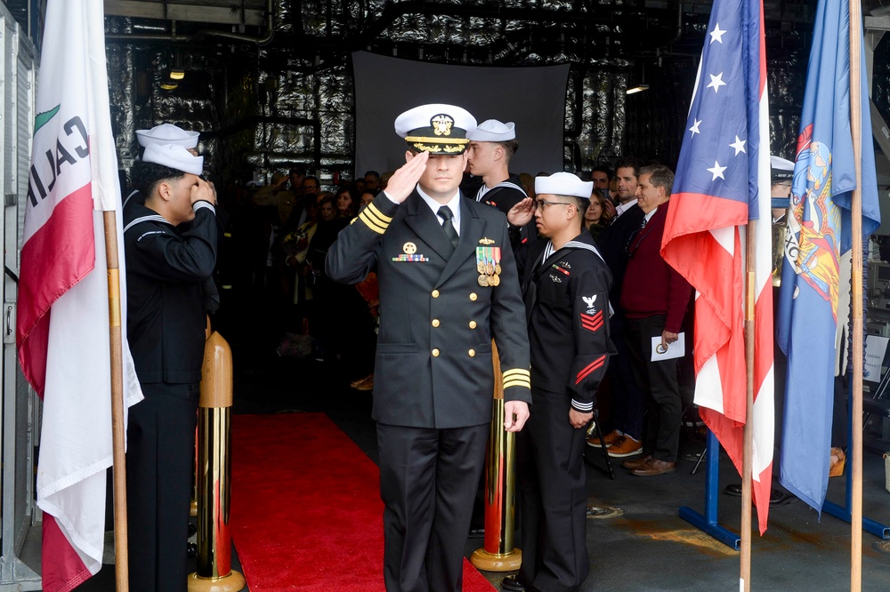 USS Savannah (LCS 28) Blue Crew Conducts Change of Command