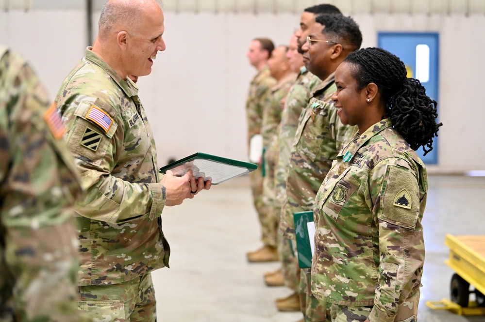 DCARNG Aviation Command Receive Army Commendation and Army Achievement Medals