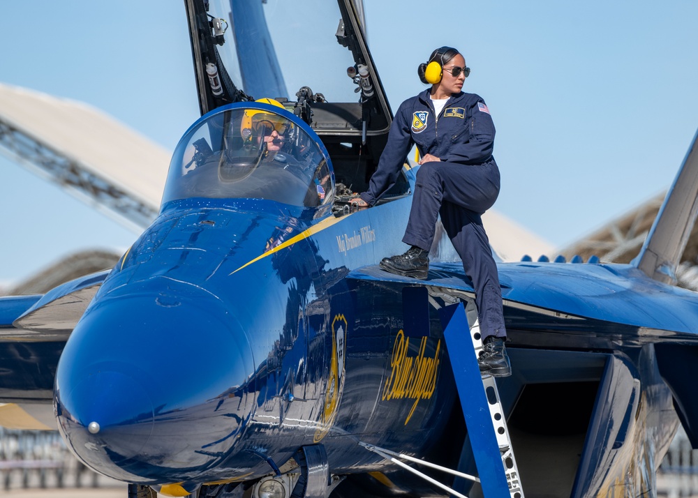 Blue Angels Conduct Winter Training in El Centro