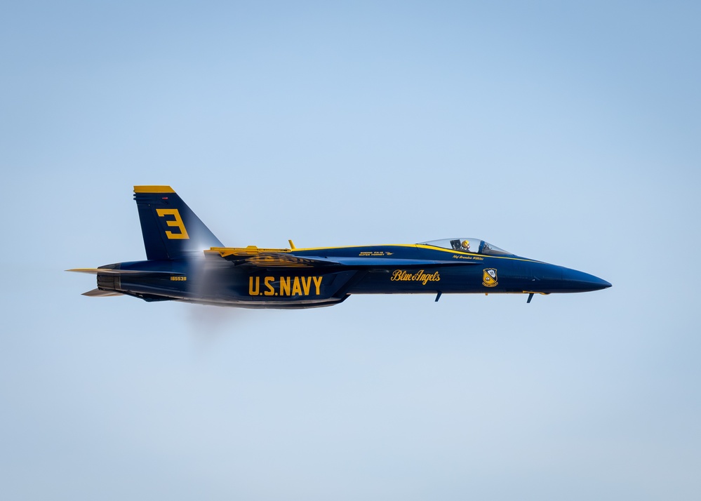 Blue Angels Conduct Winter Training in El Centro