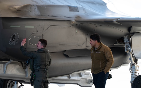 F-35 jets launch from NAS Lemoore