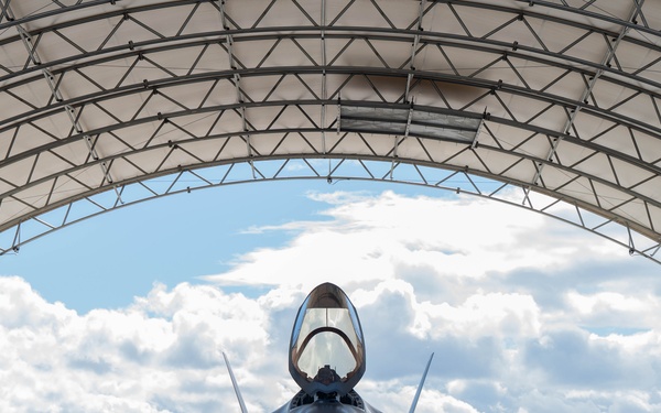 F-35 jets launch from NAS Lemoore