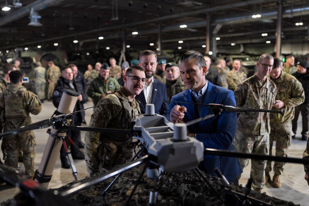 SD Meets with U.S. and Polish Troops in Powidz with Polish DPM &amp; MoD