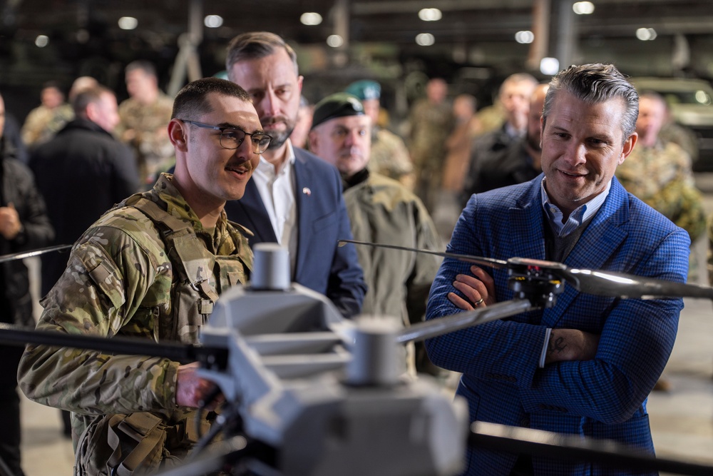 SD Meets with U.S. and Polish Troops in Powidz with Polish DPM &amp; MoD