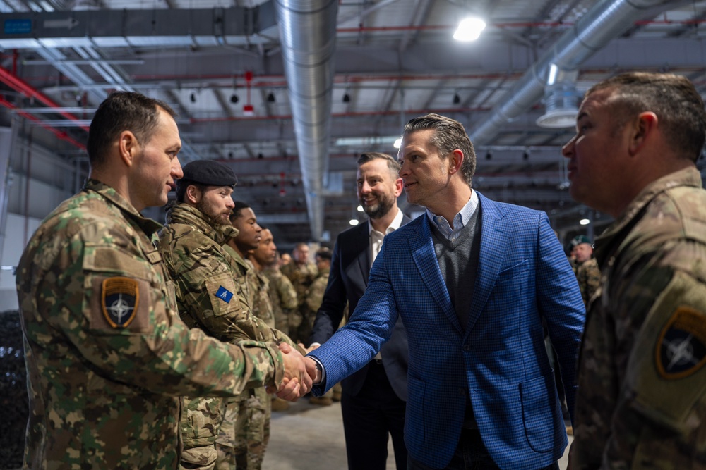 SD Meets with U.S. and Polish Troops in Powidz with Polish DPM &amp; MoD