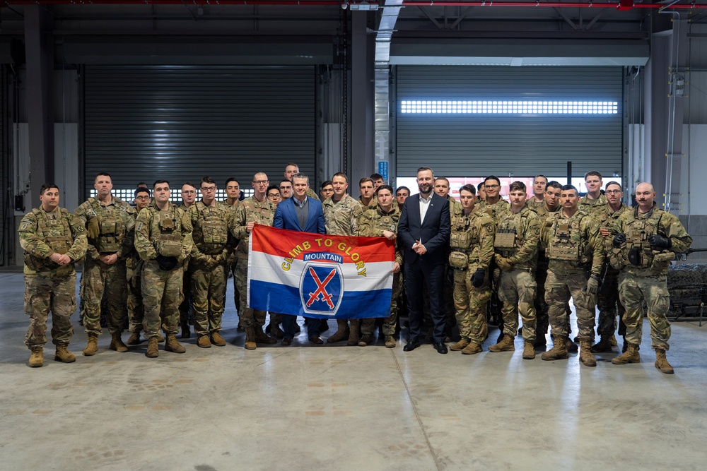 SD Meets with U.S. and Polish Troops in Powidz with Polish DPM &amp; MoD