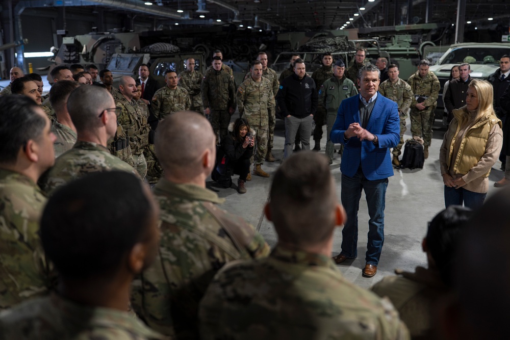 SD Meets with U.S. and Polish Troops in Powidz with Polish DPM &amp; MoD