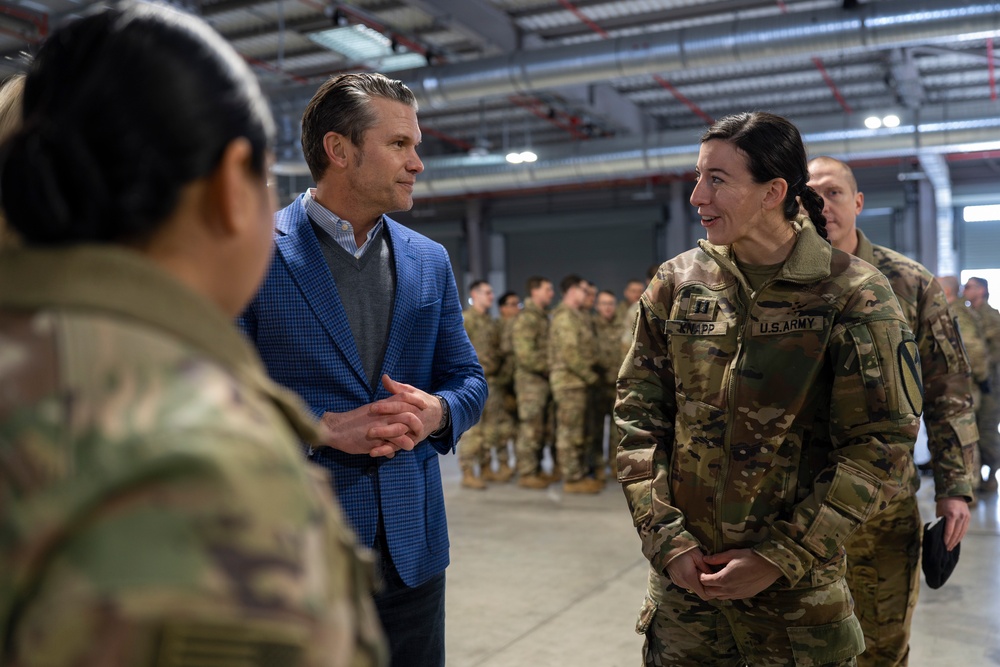 SD Meets with U.S. and Polish Troops in Powidz with Polish DPM &amp; MoD