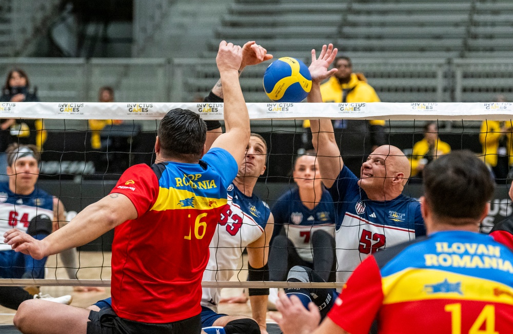 Team U.S. competes in sitting volleyball during 2025 Invictus Games