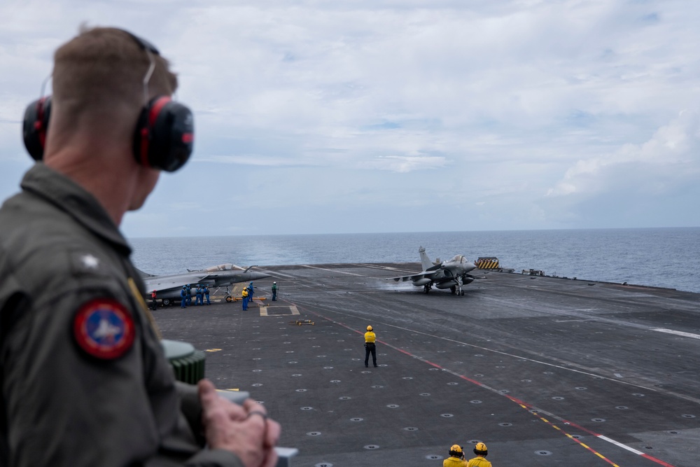 PACFLT meets with leaders from French Navy, Japan Maritime Self-Defense Force aboard FS Charles De Gaulle