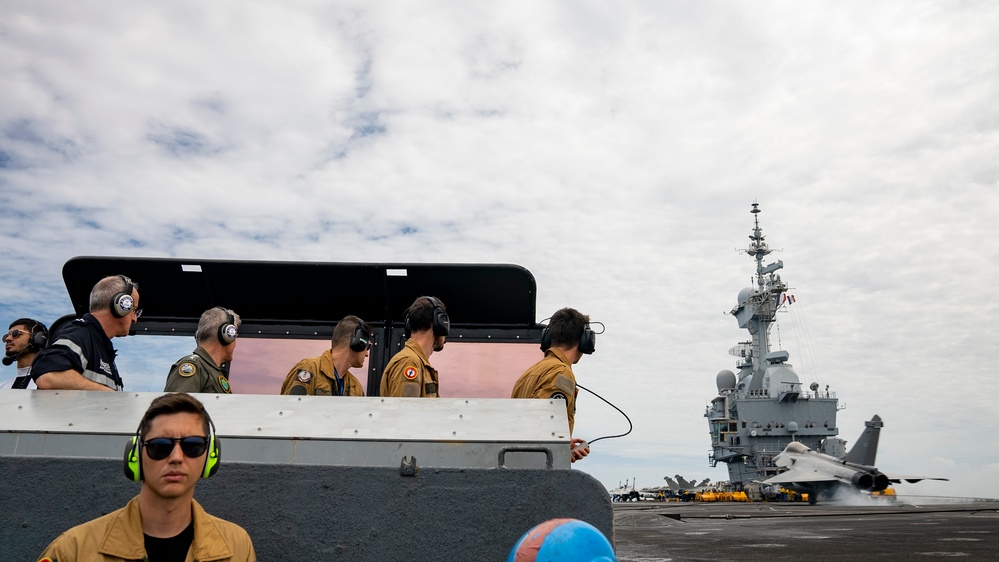 PACFLT meets with leaders from French Navy, Japan Maritime Self-Defense Force aboard FS Charles De Gaulle