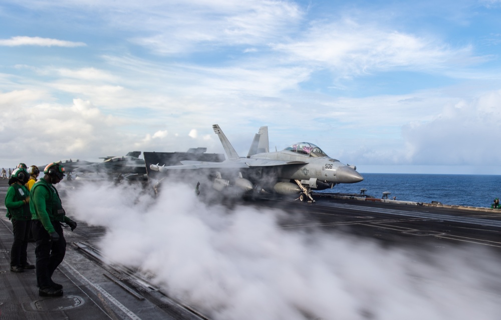 USS Carl Vinson (CVN 70) Conducts Routine Flight Operations in the Philippine Sea