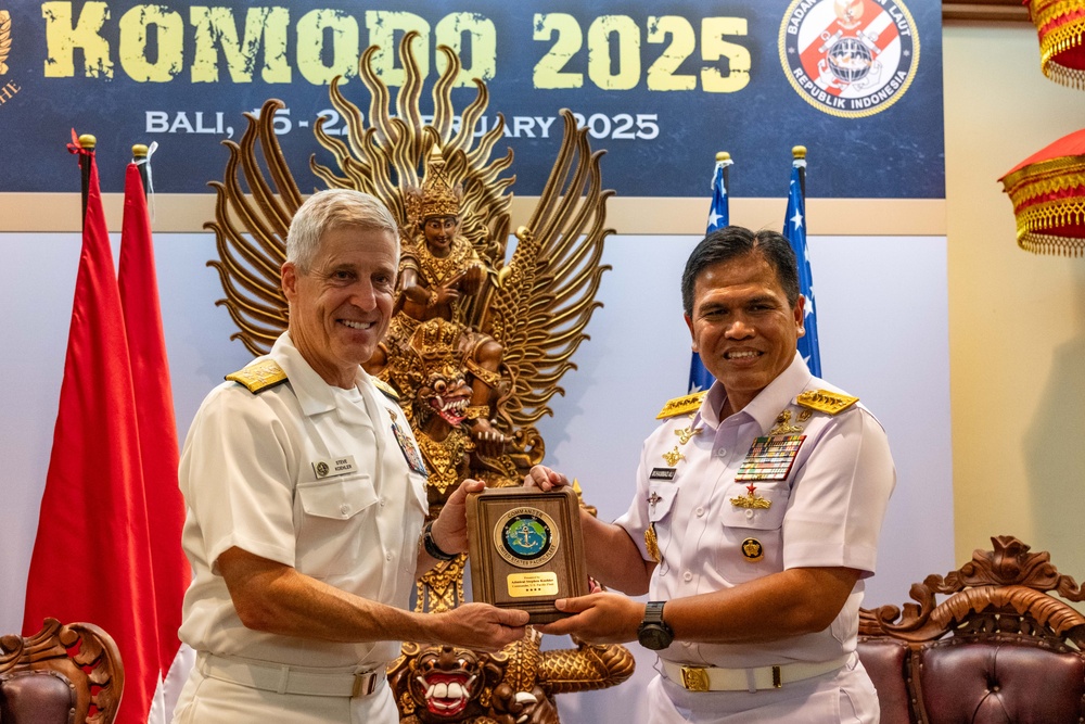 Commander, U.S. Pacific Fleet meets with Chief of Staff of Indonesian Navy during Multilateral Naval Exercise Komodo 2025