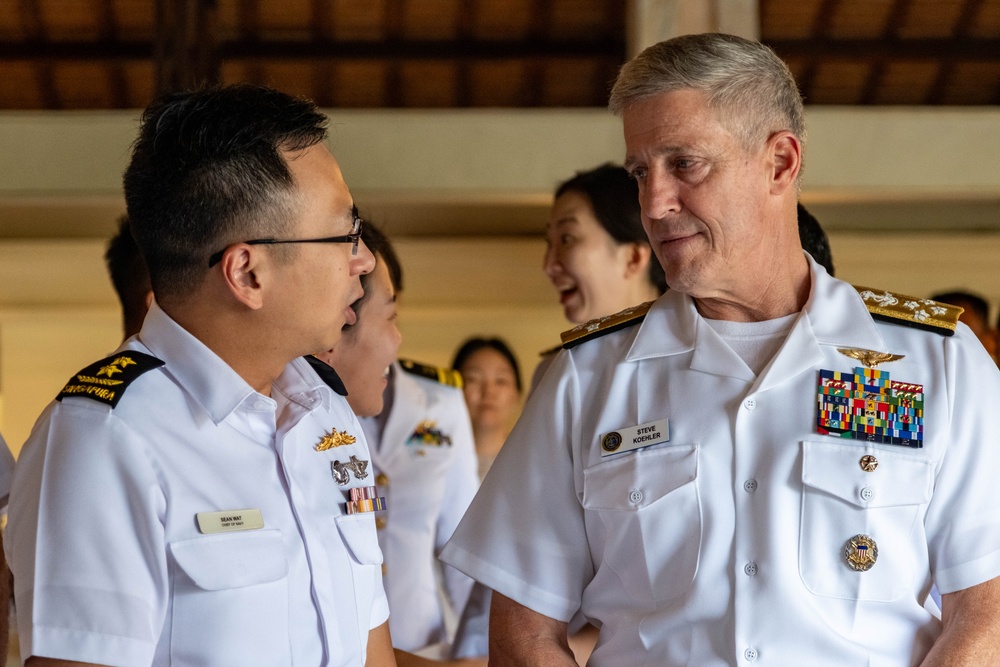 Commander, U.S. Pacific Fleet meets with Republic of Singapore's Chief of Navy during Multilateral Naval Exercise Komodo 2025