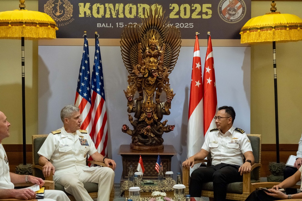 Commander, U.S. Pacific Fleet meets with Republic of Singapore's Chief of Navy during Multilateral Naval Exercise Komodo 2025