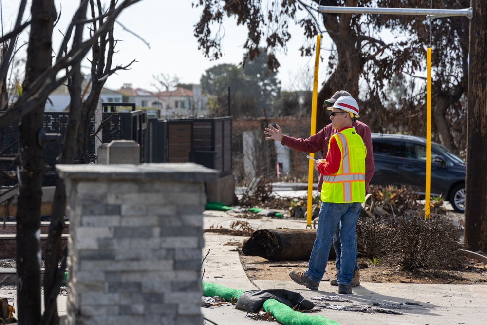 U.S. Army Corps of Engineers Public Affairs Engages with Homeowner on Wildfire Recovery Efforts