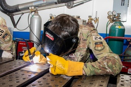 Seminar course empowers cadets with core engineering skills